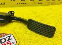 Педаль подачи топлива TOYOTA LAND CRUISER 2008 7811060020 VDJ200L 1VDFTV, передняя