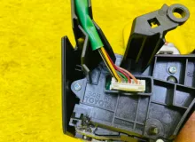 Кнопки на руль TOYOTA LAND CRUISER PRADO 2021/Цвет 202 8425060440E0 TRJ150W/TRJ150L/TRJ150/TRJ152/TRJ155/GDJ150W/GDJ150R/GDJ150L/GDJ150/GDJ151W/GDJ151/GDJ155L/GDJ155R/GDJ155/GRJ150W/GRJ150L/GRJ150/GRJ151W/GRJ151/GRJ152/KDJ150/KDJ150L/KDJ155 2TRFE, передни