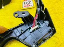 Кнопки на руль TOYOTA LAND CRUISER PRADO 2020/Цвет 202 8425060440E0 TRJ150W/TRJ150L/TRJ150/TRJ152/TRJ155/GDJ150W/GDJ150R/GDJ150L/GDJ150/GDJ151W/GDJ151/GDJ155L/GDJ155R/GDJ155/GRJ150W/GRJ150L/GRJ150/GRJ151W/GRJ151/GRJ152/KDJ150/KDJ150L/KDJ155 2TRFE, передни