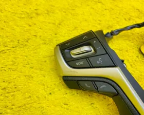 Кнопки на руль Toyota