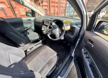 Консоль магнитофона TOYOTA WISH 2007/Цвет 1F7 5542068060 ZNE10G 1ZZFE, передний