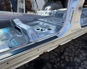 Порог кузова Toyota
