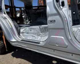 Порог кузова Toyota