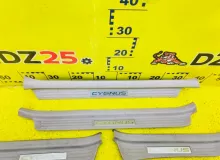 Накладка на порог TOYOTA LAND CRUISER/LAND CRUISER CYGNUS/LX470 1999/Цвет 057 6791360040A0 UZJ100W 2UZFE