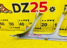 Планка под фары TOYOTA LAND CRUISER/LAND CRUISER CYGNUS/LX470 1999/Цвет 057 5251260050 UZJ100W 2UZFE, передняя правая