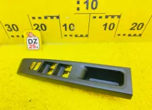 Блок управления стеклоподъемниками TOYOTA VITZ 2012 7423152630C0 NSP135 1NRFE, передний