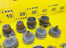 Подушка кузова TOYOTA LAND CRUISER/LAND CRUISER CYGNUS/LX470 1999/Цвет 057 5220160050 UZJ100W 2UZFE
