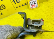 Датчик корректора фар TOYOTA LAND CRUISER/LAND CRUISER CYGNUS/LX470 1999/Цвет 057 8940660011 UZJ100W 2UZFE, передний левый