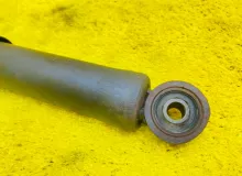 Амортизатор TOYOTA LAND CRUISER/LAND CRUISER CYGNUS/LX470 1999/Цвет 057 4851069126 UZJ100W 2UZFE, передний правый