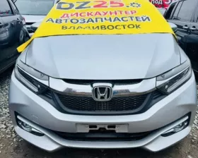 Стекло двери Honda