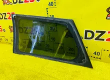 Стекло собачника TOYOTA WISH 2008/1D2 6271068020 ZNE10 1ZZFE, заднее правое
