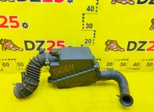 Корпус воздушного фильтра TOYOTA WISH 2008/1D2 1770022140 ZNE10 1ZZFE, передний