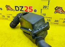 Корпус воздушного фильтра TOYOTA WISH 2008/1D2 1770022140 ZNE10 1ZZFE, передний