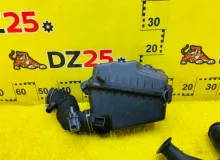 Корпус воздушного фильтра TOYOTA WISH 2008/1D2 1770022140 ZNE10 1ZZFE, передний