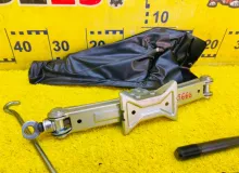 Поддомкратник/ домкрат TOYOTA SIENTA 2015 0911172020 NCP175G 1NZFE, задний