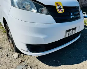 Бампер Nissan