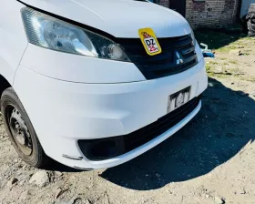 Бампер Nissan