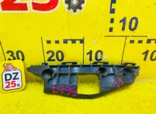 Крепление бампера TOYOTA WISH 2013/Цвет 070 5211668041 ZGE20W 2ZRFAE, переднее левое