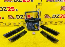 Консоль магнитофона TOYOTA WISH 2013/Цвет 070 5542068140 ZGE20W 2ZRFAE, передний