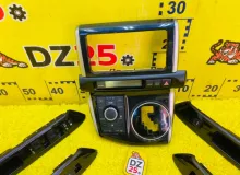 Консоль магнитофона TOYOTA WISH 2013/Цвет 070 5542068140 ZGE20W 2ZRFAE, передний