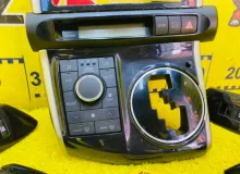 Консоль магнитофона TOYOTA WISH 2013/Цвет 070 5542068140 ZGE20W 2ZRFAE, передний