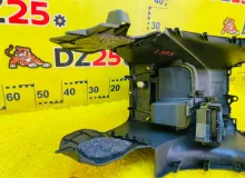 Бардачок TOYOTA WISH 2013/Цвет 070 5541068050B0 ZGE20W 2ZRFAE, передний