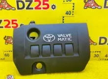 Пластиковая крышка на двс TOYOTA WISH 2013/Цвет 070 1121237030 ZGE20W 2ZRFAE, передняя