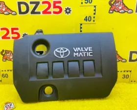 Пластиковая крышка на двс TOYOTA