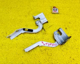 Петля капота TOYOTA
