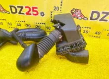 Корпус воздушного фильтра TOYOTA WISH 2013/Цвет 070 1770037211 ZGE20W 2ZRFAE, передний