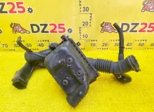 Корпус воздушного фильтра TOYOTA WISH 2013/Цвет 070 1770037211 ZGE20W 2ZRFAE, передний
