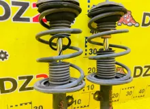 СТОЙКА ПАРА ЛЕВАЯ И ПРАВАЯ TOYOTA WISH 2013/Цвет 070 4851069615 ZGE20W 2ZRFAE, передняя