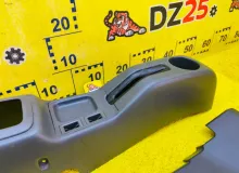 Бардачок между сиденьями TOYOTA RAV4 1994 5880142010B0 SXA10G 3SFE, передний