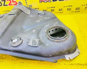 Топливный бак Toyota