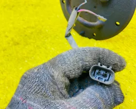 Датчик уровня топлива Toyota