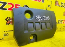 Пластиковая крышка на двс TOYOTA WISH 2013/Цвет 202 1121237030 ZGE20W 2ZRFAE, передняя
