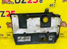 Пластиковая крышка на двс TOYOTA WISH 2013/Цвет 202 1121237030 ZGE20W 2ZRFAE, передняя