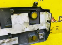 Пластиковая крышка на двс TOYOTA WISH 2013/Цвет 202 1121237030 ZGE20W 2ZRFAE, передняя
