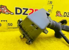 Корпус воздушного фильтра TOYOTA WISH 2013/Цвет 202 1770037211 ZGE20W 2ZRFAE, передний