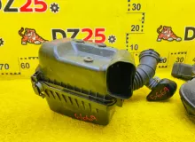 Корпус воздушного фильтра TOYOTA WISH 2013/Цвет 202 1770037211 ZGE20W 2ZRFAE, передний