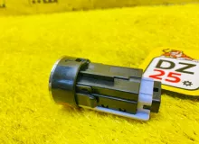 Кнопка старта TOYOTA WISH 2013/Цвет 202 8961130063 ZGE20W 2ZRFAE, передняя