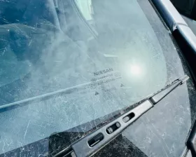 Лобовое стекло Nissan