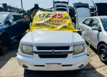 Решетка радиатора MITSUBISHI PAJERO IO 2003 MR557172 H76W 4G93T, передняя