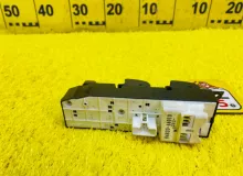 Блок управления стеклоподъемниками TOYOTA IPSUM 2000/Цвет 199 8482044010 SXM10G 3SFE, передний правый