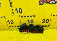 Блок управления стеклоподъемниками TOYOTA IPSUM 2000/Цвет 199 8482044010 SXM10G 3SFE, передний правый