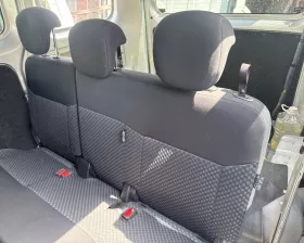 Сидение Nissan