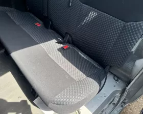 Сидение Nissan