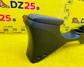 Бардачок между сиденьями Honda