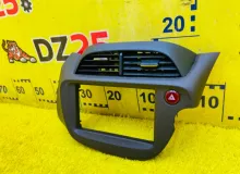Консоль магнитофона HONDA FIT SHUTTLE 2013/Цвет NH700M 77250TF7003ZB GG8 L15A, передний