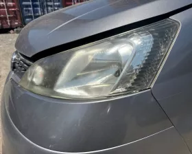 Фара Nissan